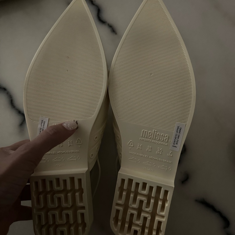Melissa Women's Cream Pointed Flats - size 7 - Picture 4 of 7